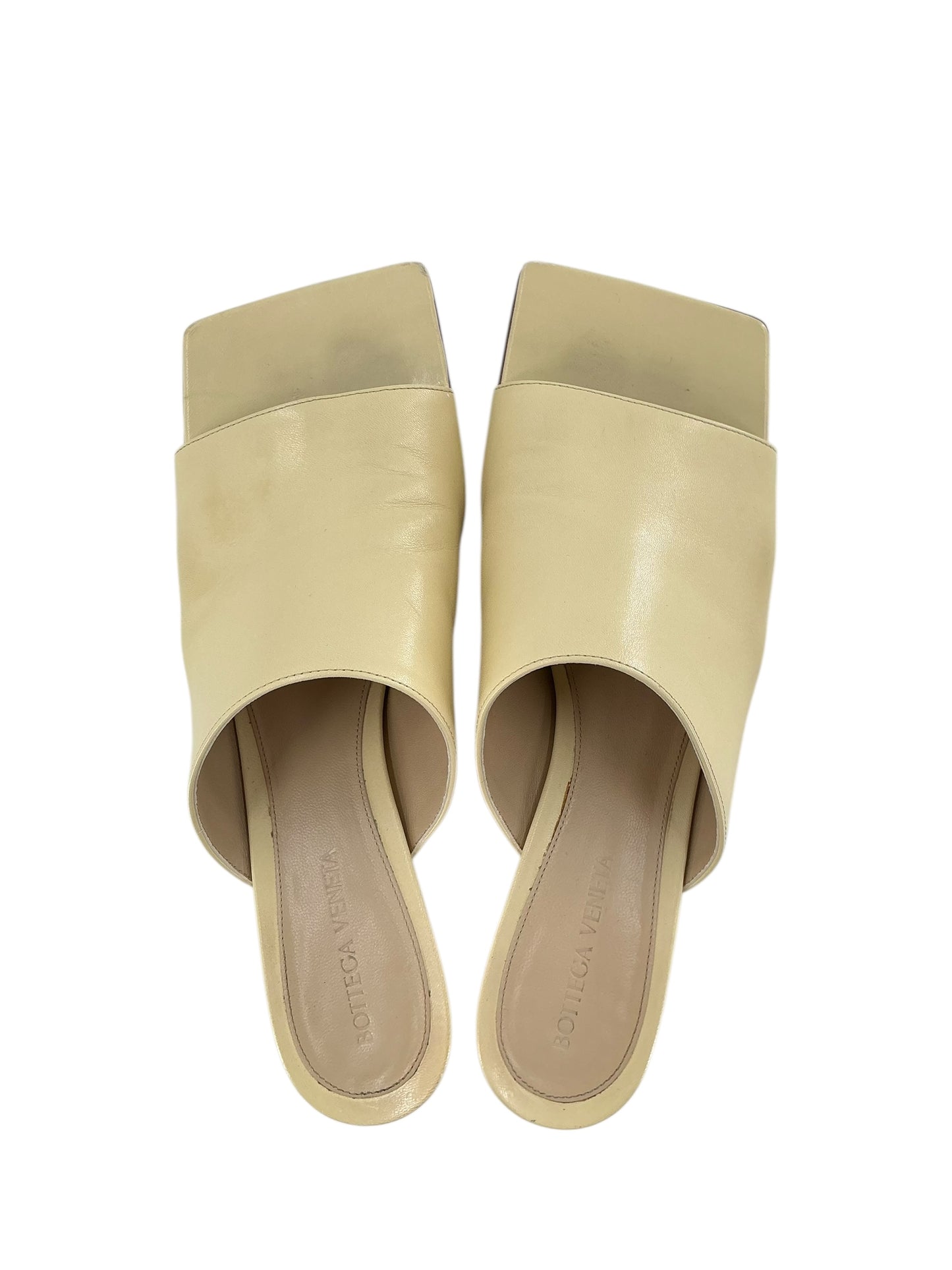 Bottega Veneta Leather Mules/ Kitten Heels