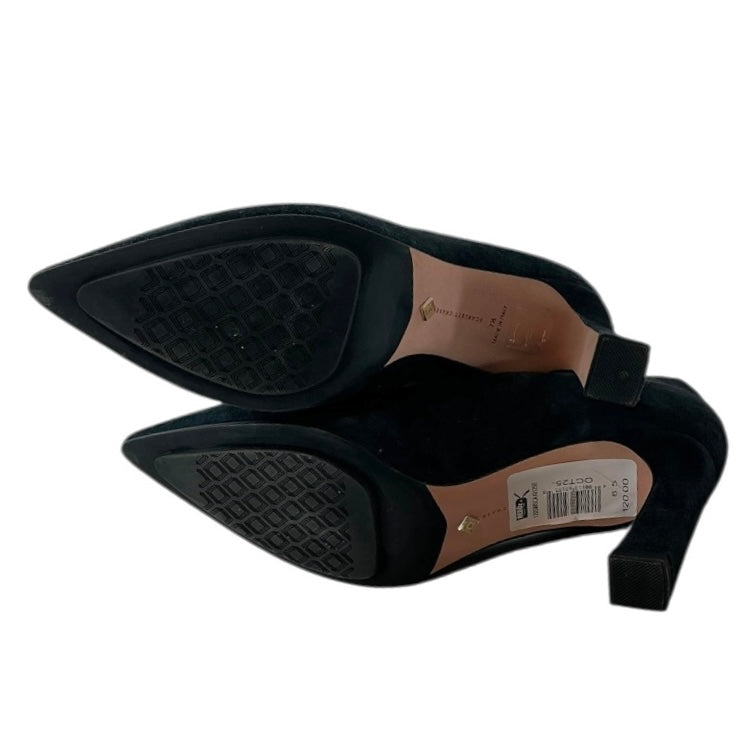 Scarlett Chase Black Suede Pumps