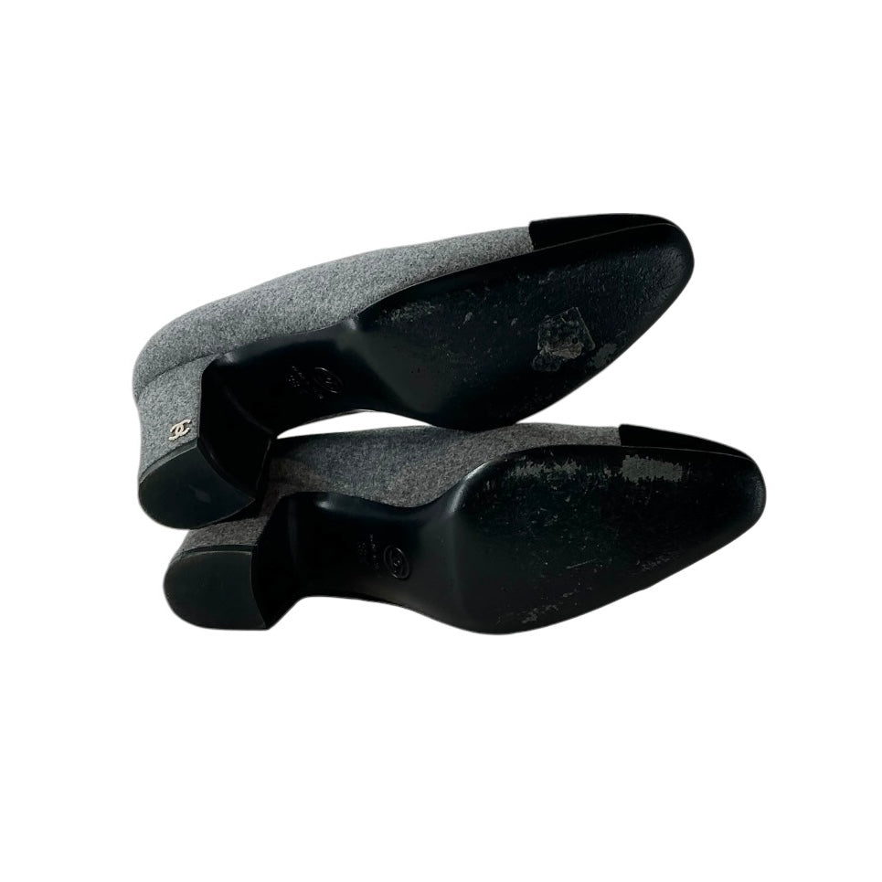 Chanel Pumps in Grey with Velvet Cap Toe