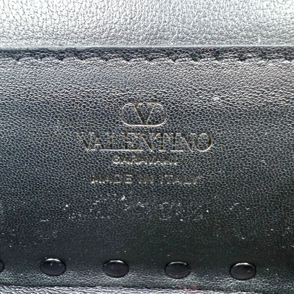 Valentino Garavani Micro Rockstud23 Should Bag
