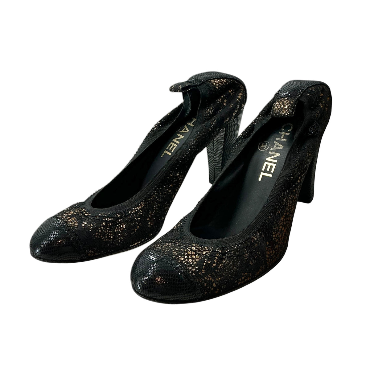 CHANEL Black & Gold Metallic Escarpins Cap Toe Elastic Trim Block Heel Pumps