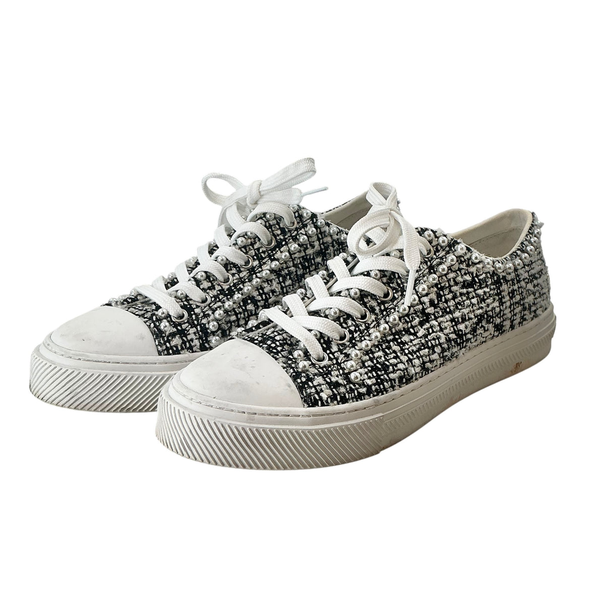 Stuart Weitzman Ollie Low Top Pearl Tweed Sneakers Black White