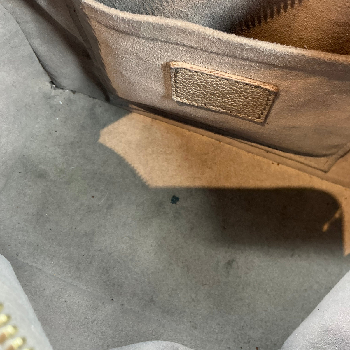 Louis Vuitton Bicolor Monogram Empreinte Speedy Bandoulière 20 – Tourterelle / Crème