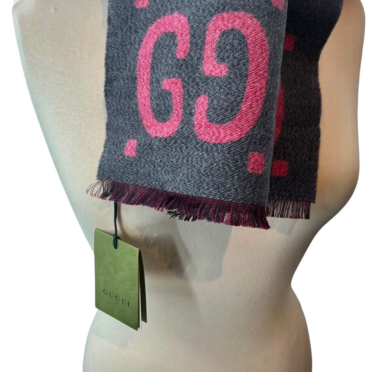 Gucci GG Jacquard Reversible Wool Silk Scarf – Graphite Gray & Pink