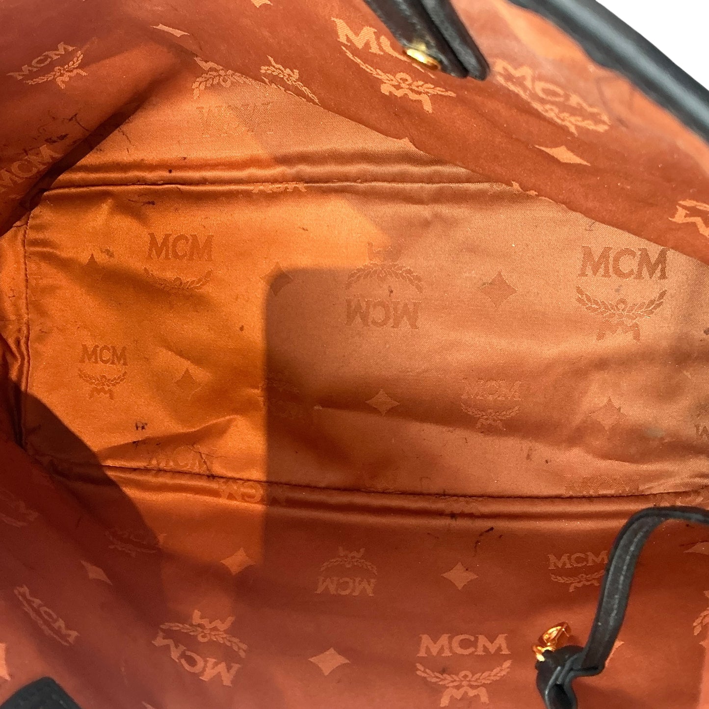 MCM Metallic Visetos Large Shopper Tote in Gold & Black