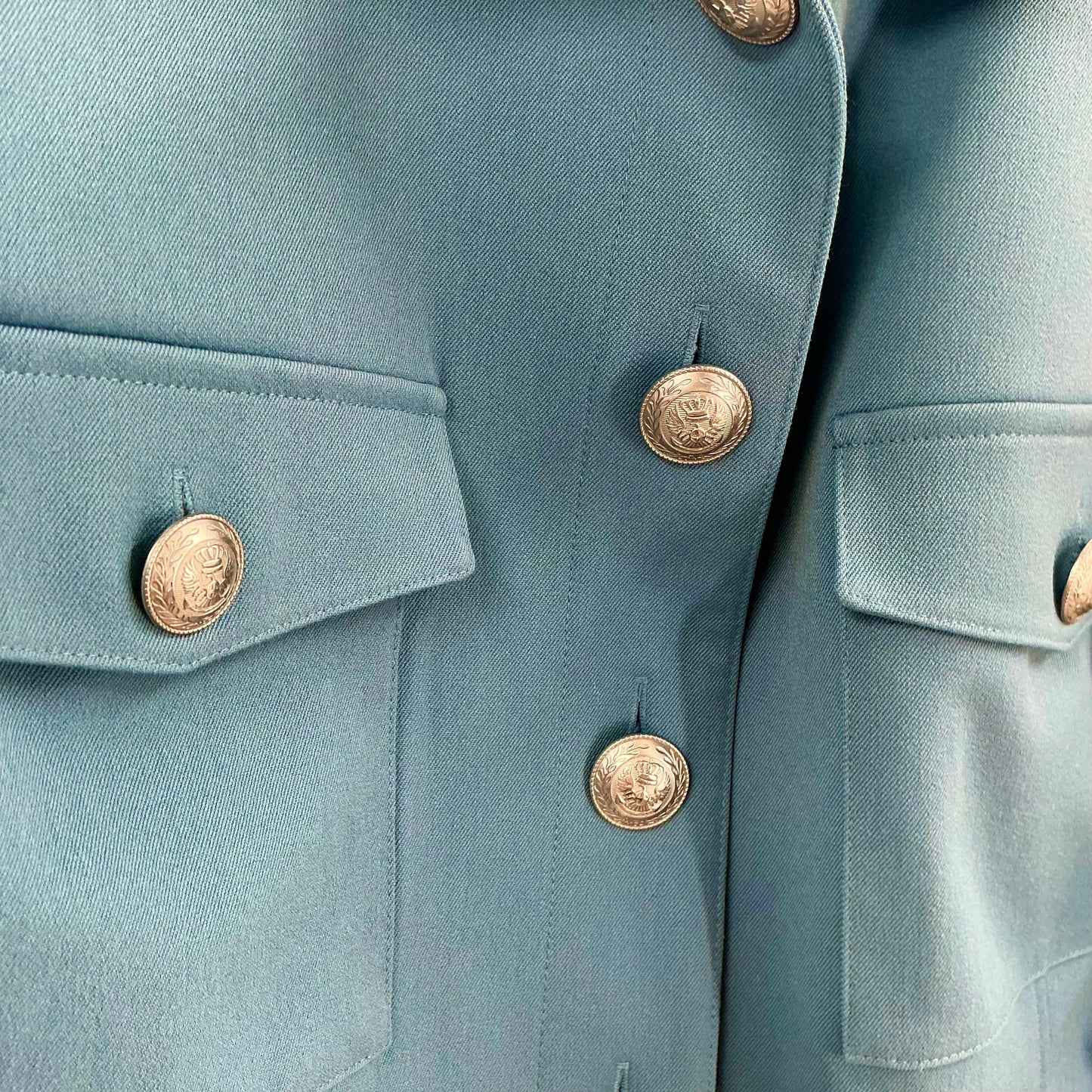 L'AGENCE Kumi Cropped Fitted Jacket in Blue Mist