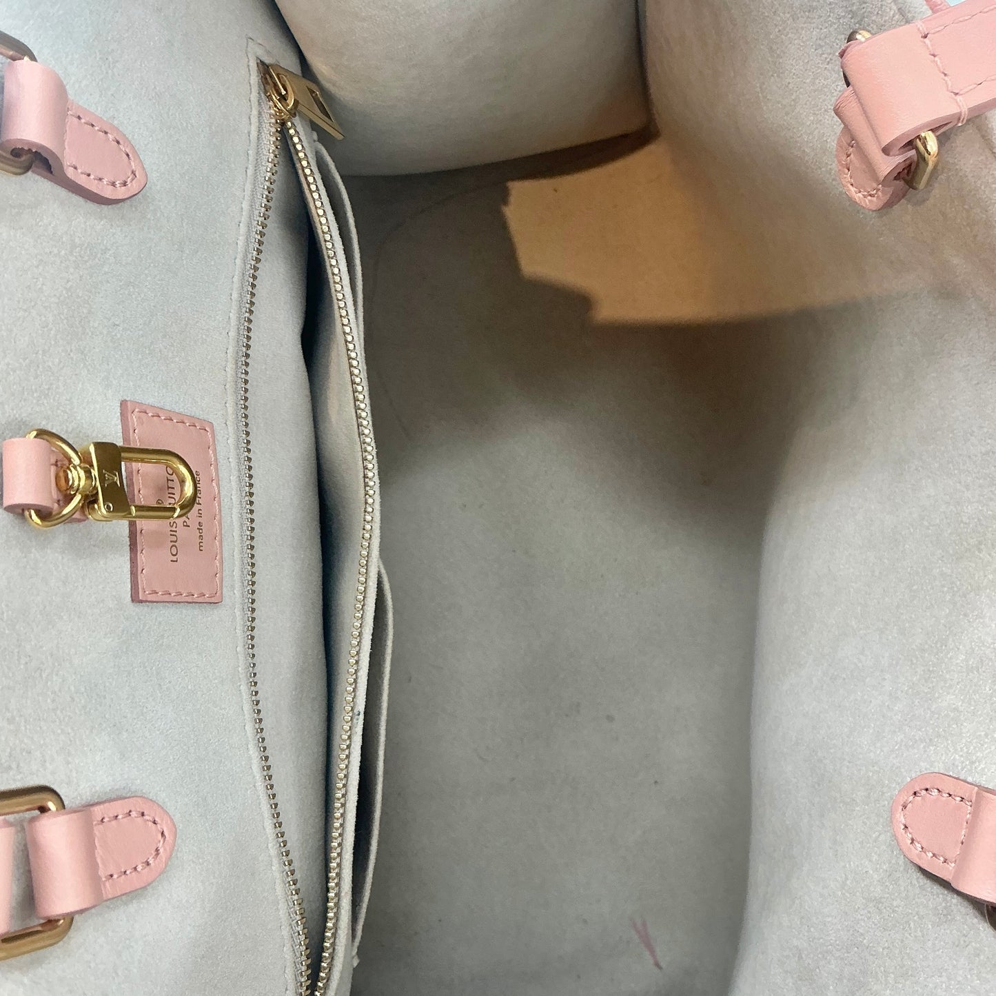 Louis Vuitton Monogram Empreinte Giant OnTheGo MM Rose Trianon Crème Tote Bag