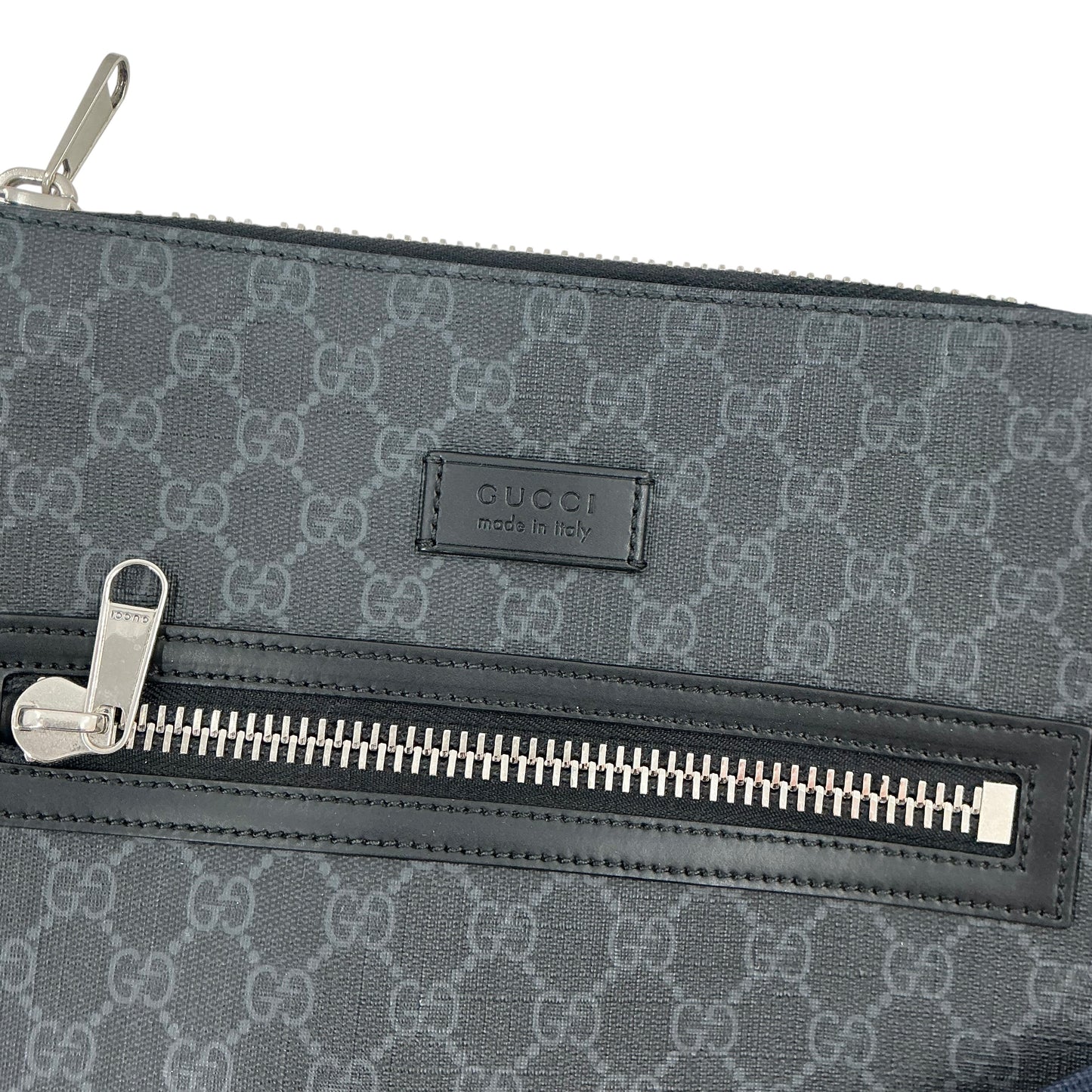 Gucci GG Supreme Flat Messenger Bag (Black/Grey)
