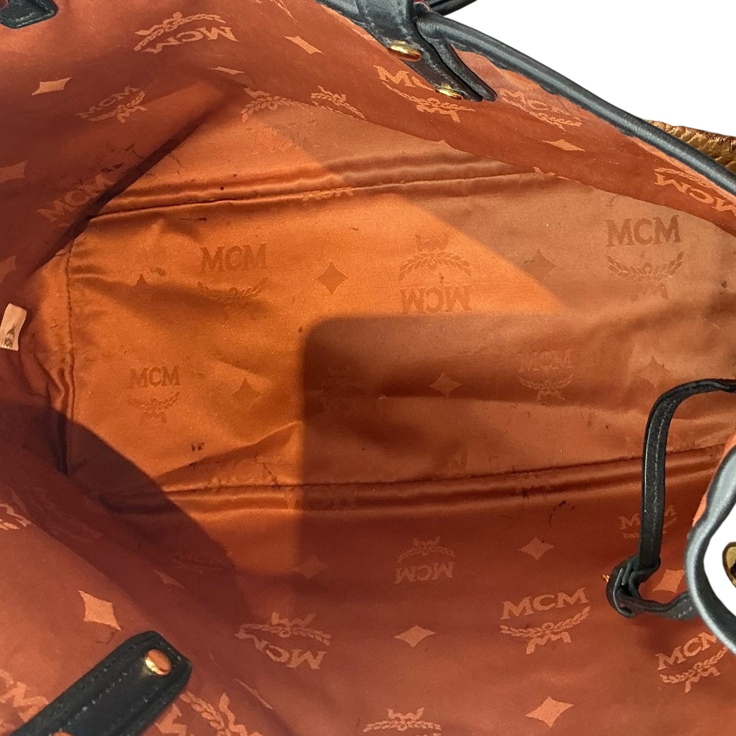 MCM Metallic Visetos Large Shopper Tote in Gold & Black