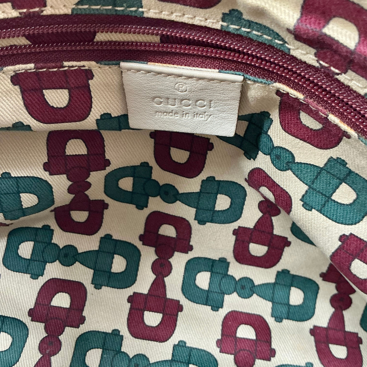 Gucci Off-White Guccissima Leather Medium Abbey D-Ring Hobo Bag