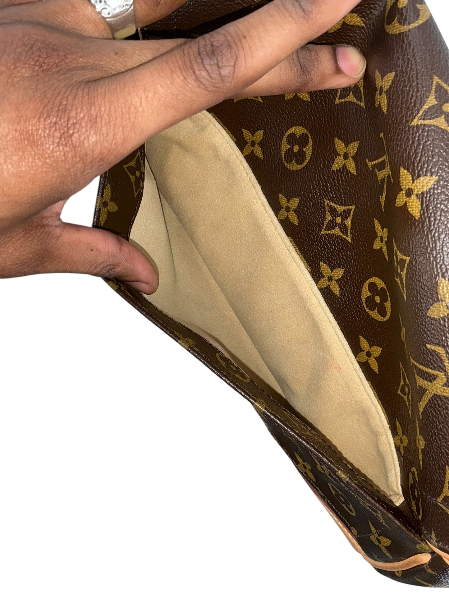 Louis Vuitton Beverly MM Shoulder Bag