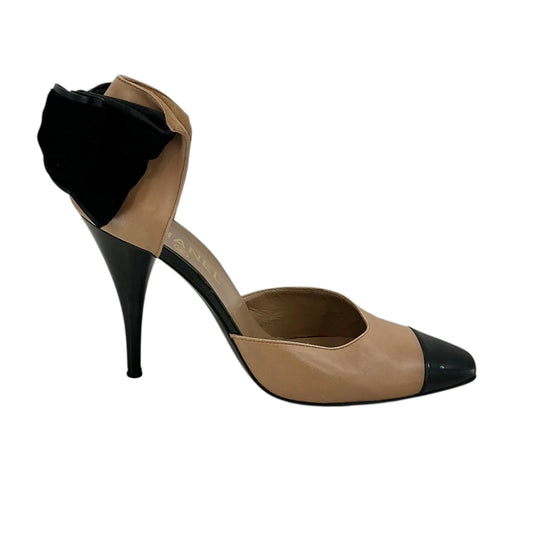 Chanel Vintage Two-Tone Beige Leather Velvet Bow Cap Toe Pumps
