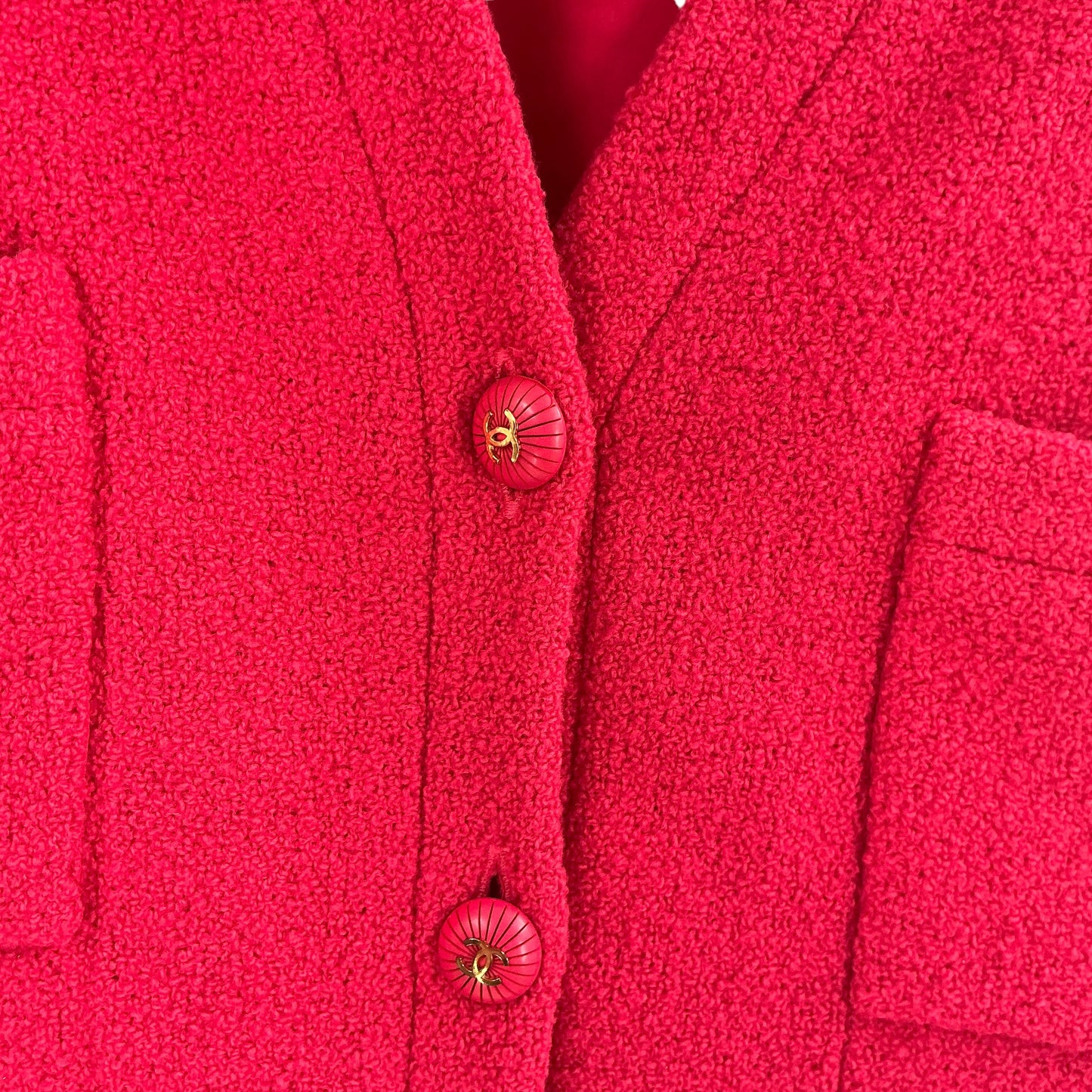 Chanel Boutique Vintage Vibrant Rose Tweed Bouclé V-Neck Jacket