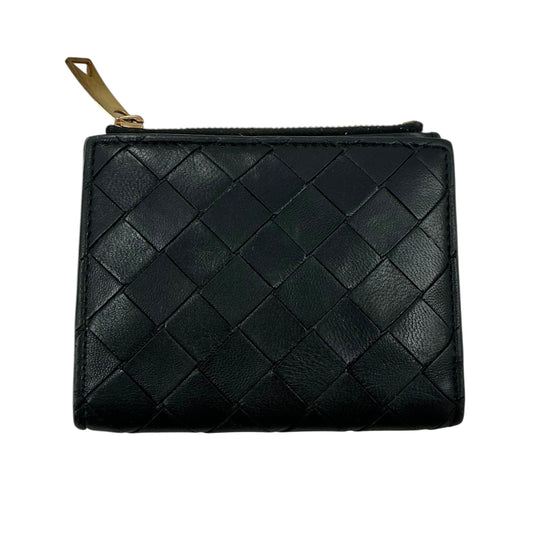 Bottega Veneta Intrecciato Small Bi-Fold Zip Leather Wallet - Black