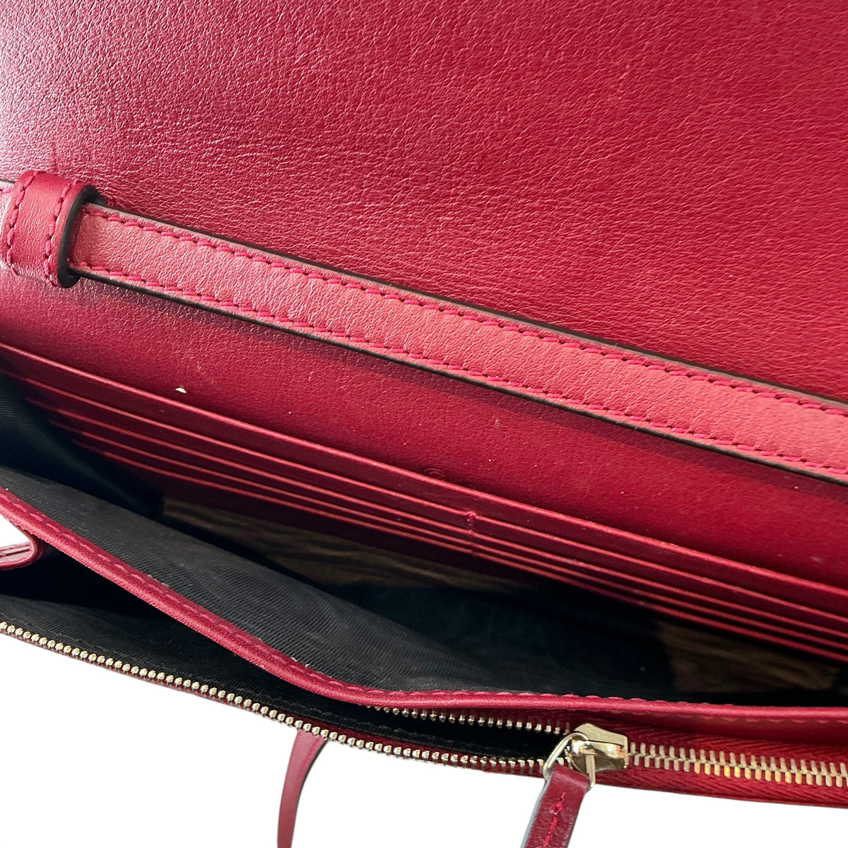 Gucci Microguccissima Crossbody Wallet on Chain - Red Leather