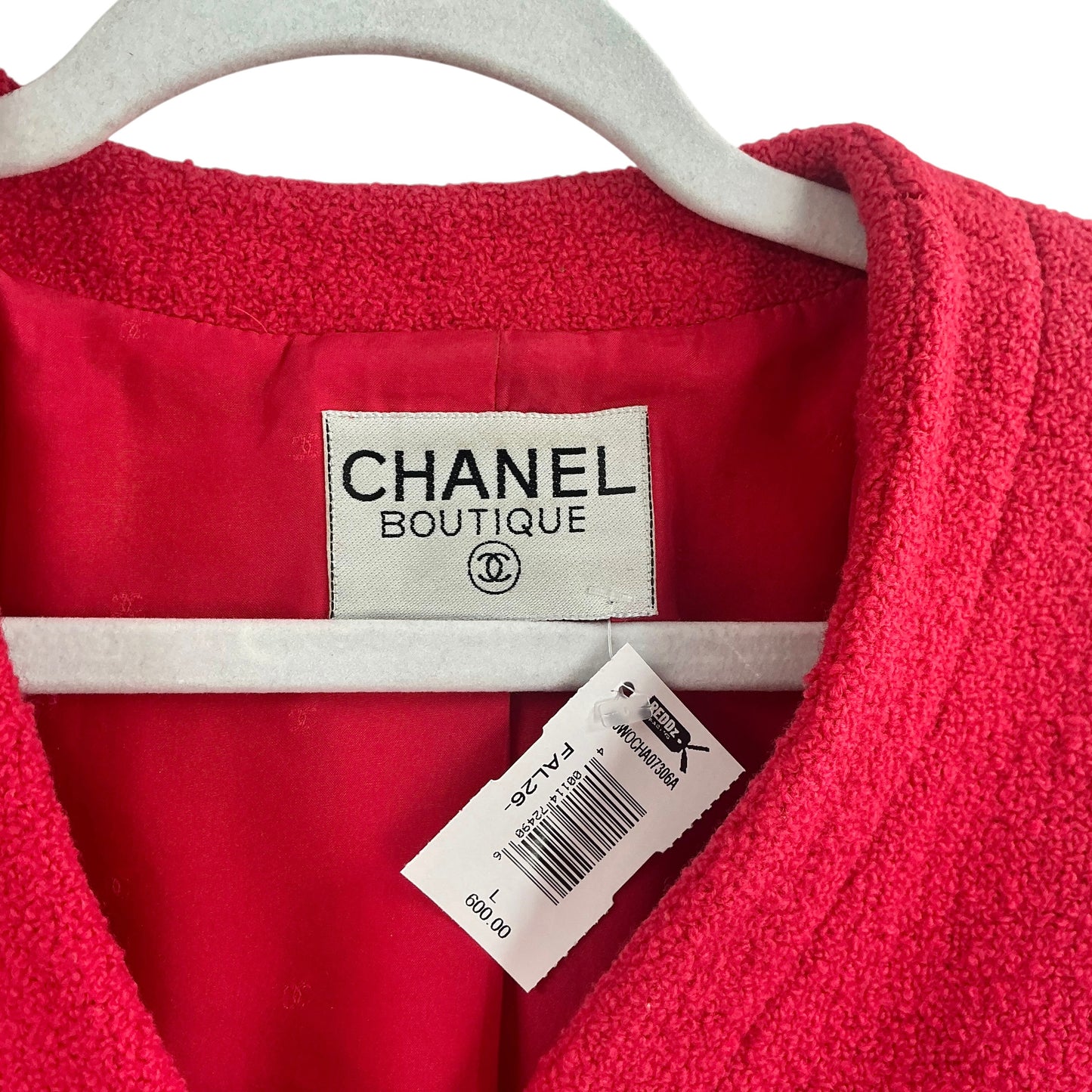 Chanel Boutique Vintage Vibrant Rose Tweed Bouclé V-Neck Jacket