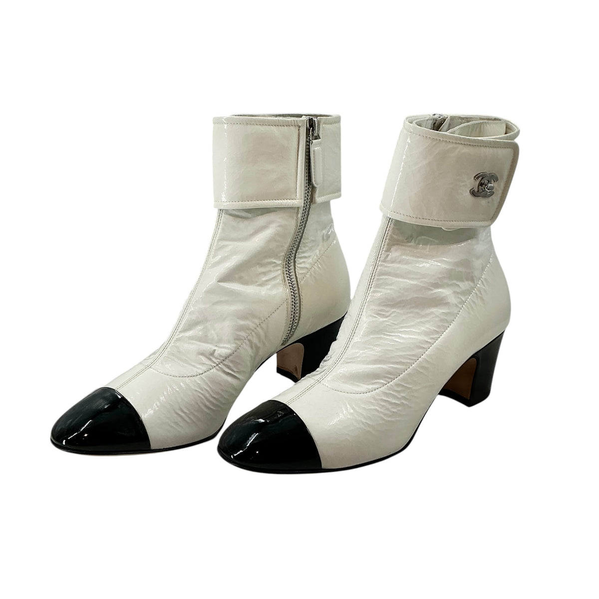CHANEL White Crumpled Patent Calfskin Cap Toe Turnlock Ankle Boots