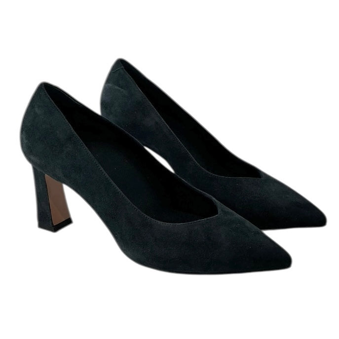 Scarlett Chase Black Suede Pumps