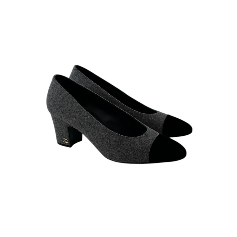 Chanel Pumps in Grey with Velvet Cap Toe