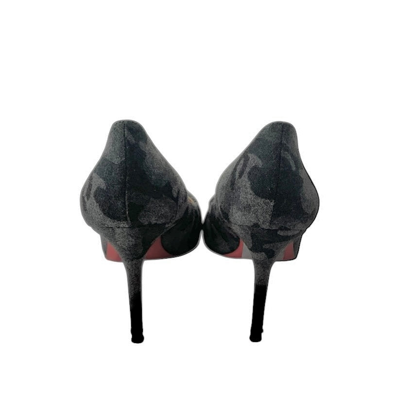 Christian Louboutin Décolleté 554 Pump Heel