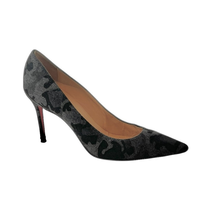 Christian Louboutin Décolleté 554 Pump Heel