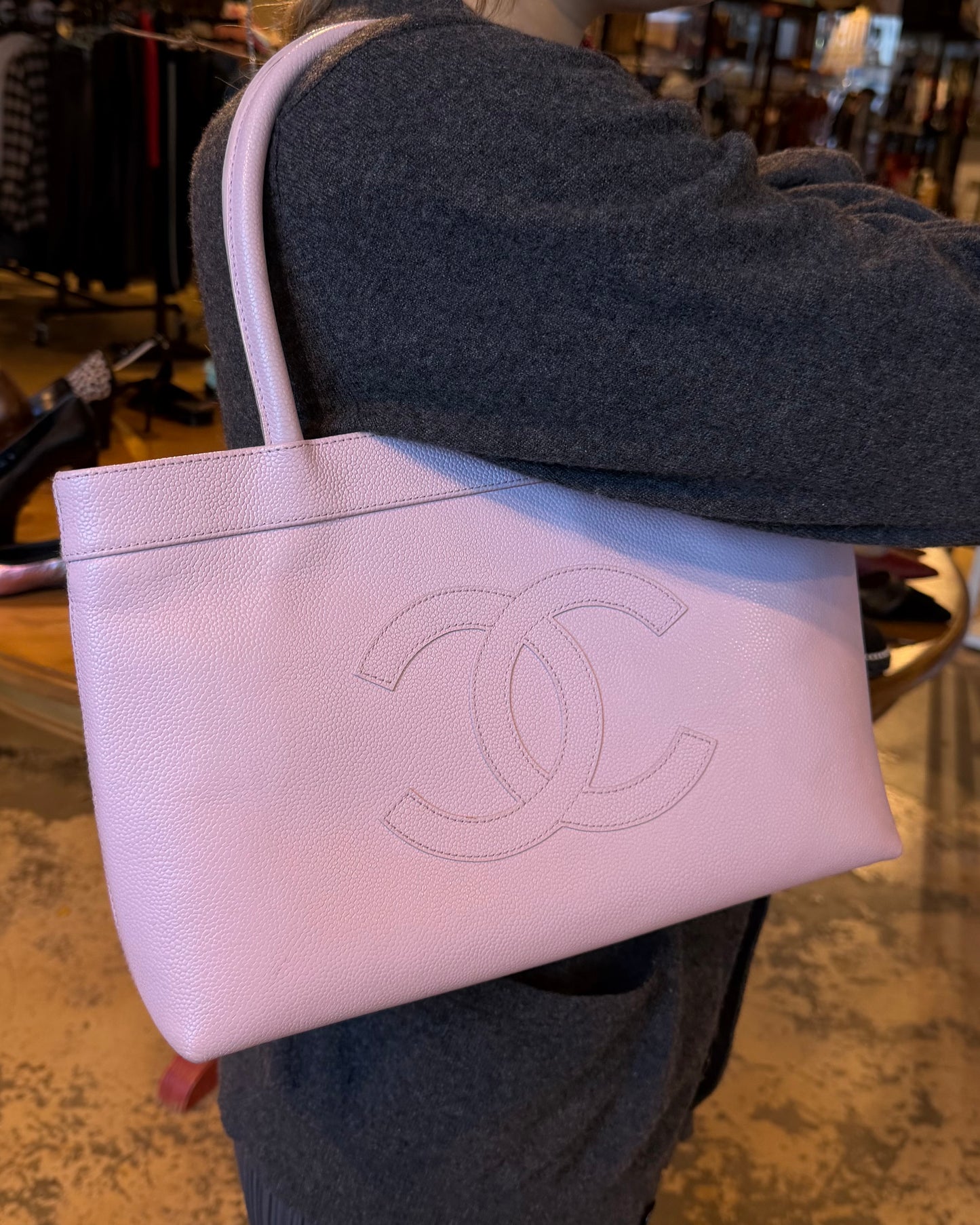 CHANEL Timeless CC Soft Lavender/ pink Caviar Leather Shoulder Shopping Tote Bag