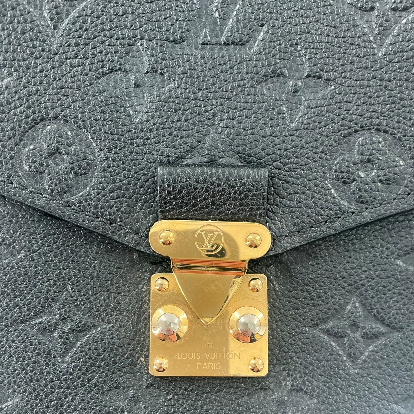 Louis Vuitton Pochette Métis Bag (newly available)