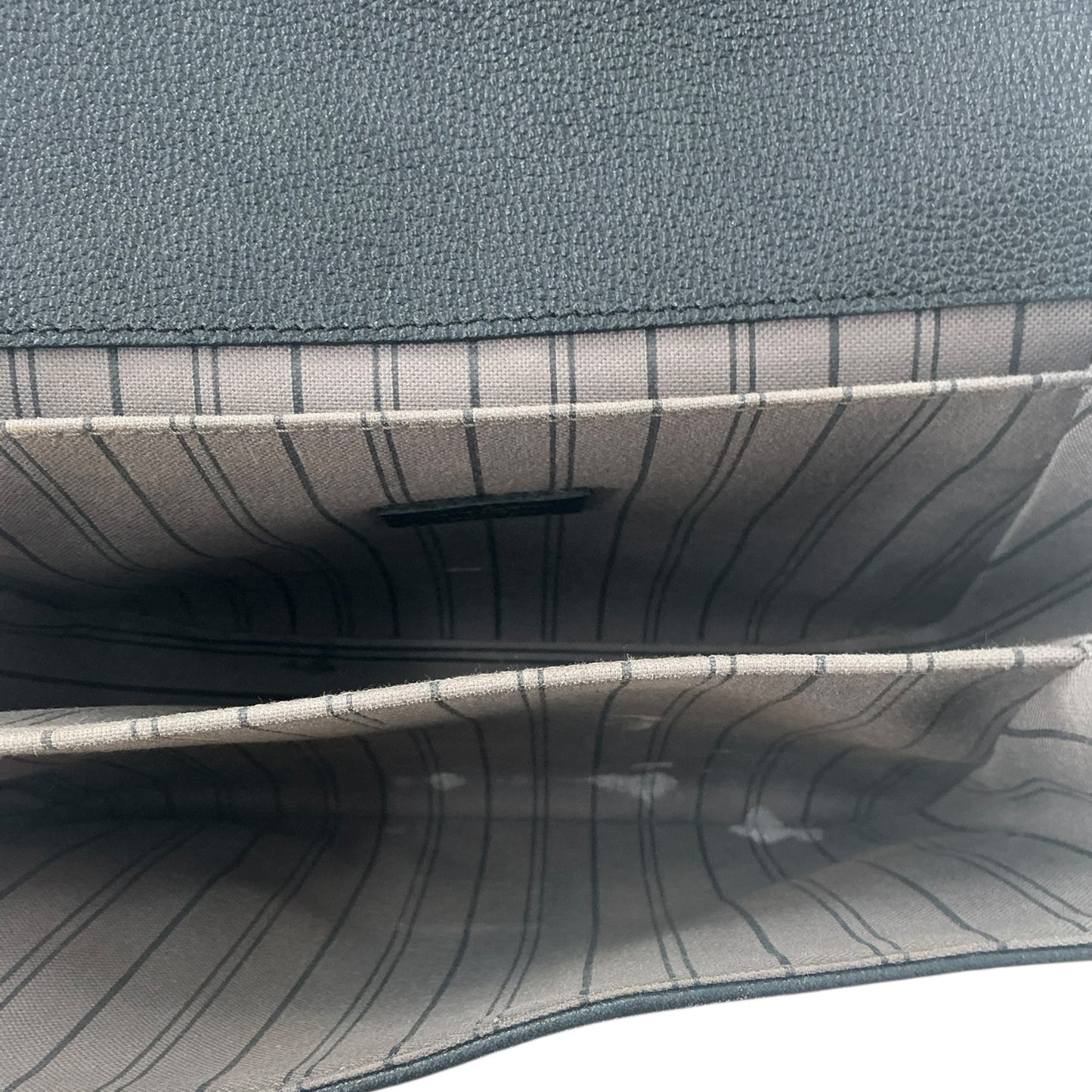 Louis Vuitton Pochette Métis Bag (newly available)