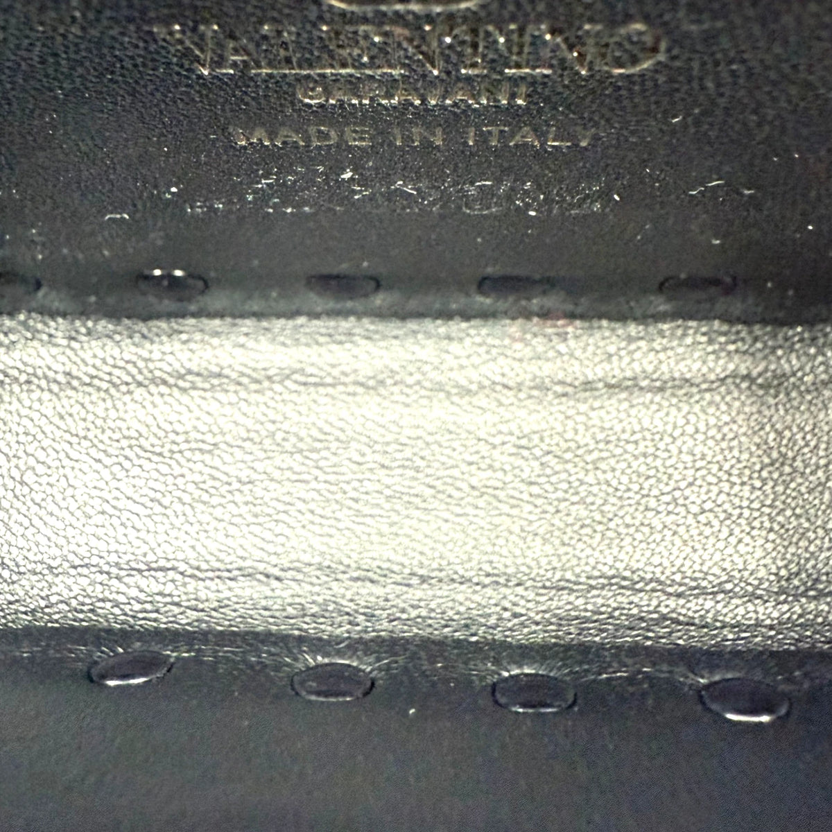 Valentino Garavani Micro Rockstud23 Should Bag