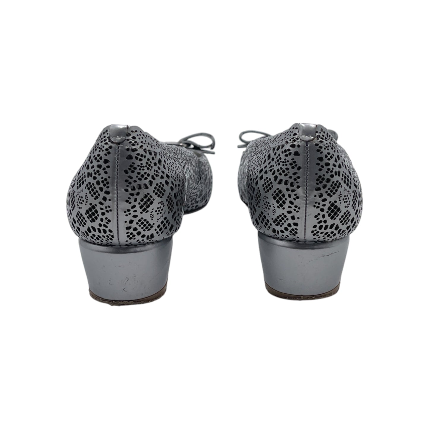 Ferragamo Bow Metallic Pump