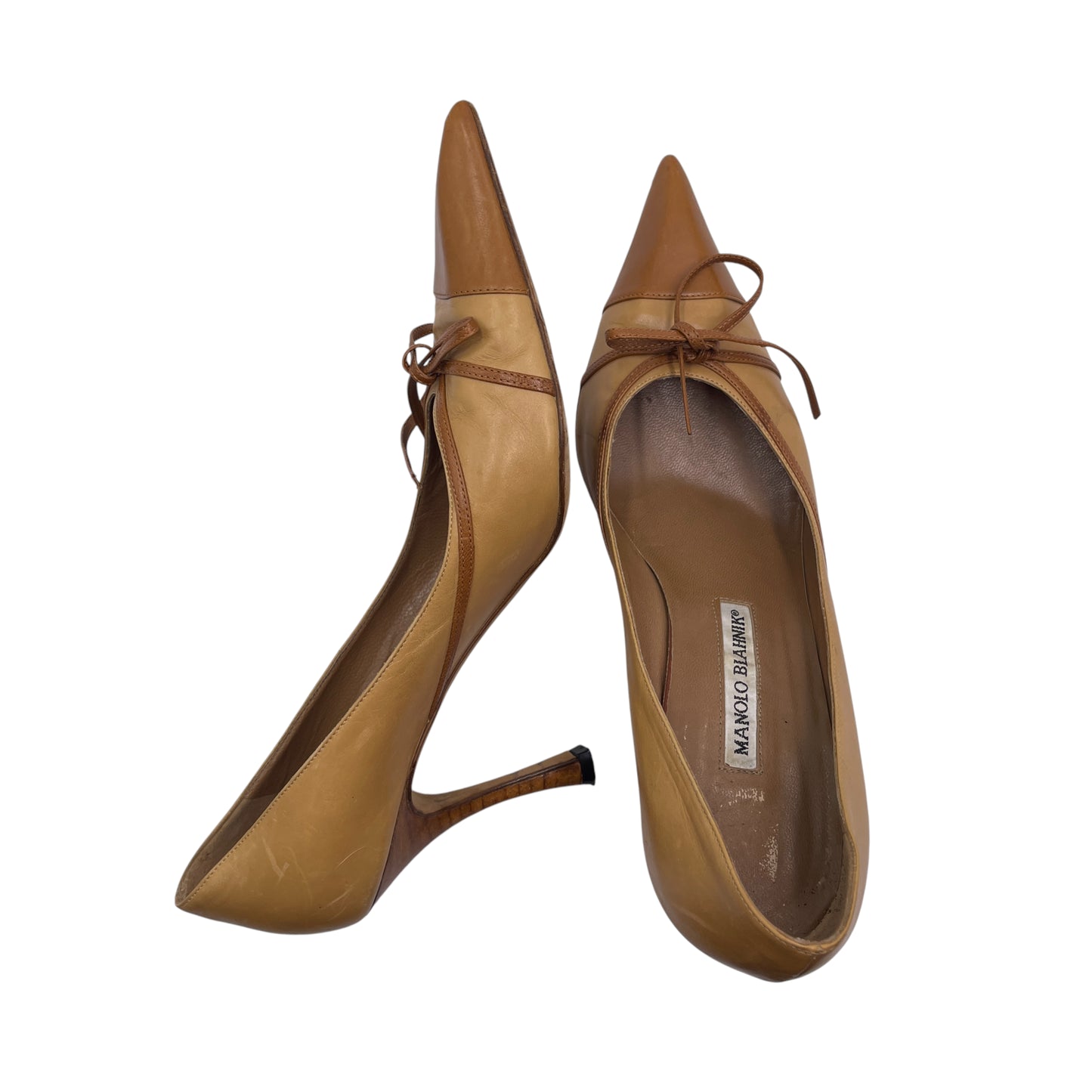 Manolo Blahnik Bow Pump