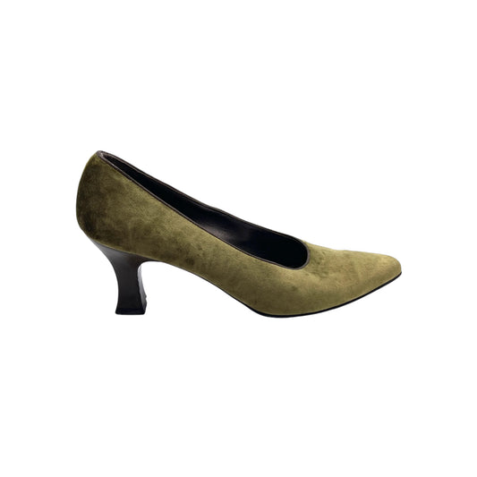 Ferragamo Vintage Velvet Pump