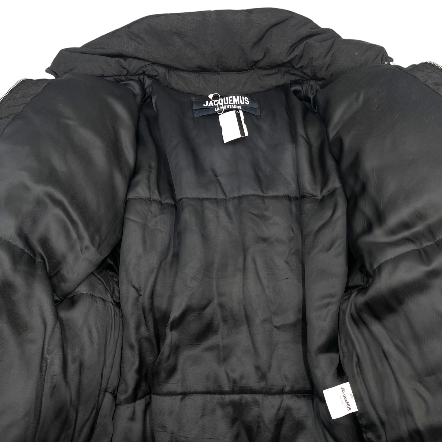 Jacquemus La Montagne Logo-Patch Puffer Jacket - 40