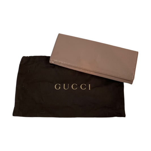 Gucci Patent Microguccissima Small Broadway Clutch Dark Cipria